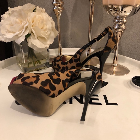 Guess Size 6 Heels - Picture 3 of 5